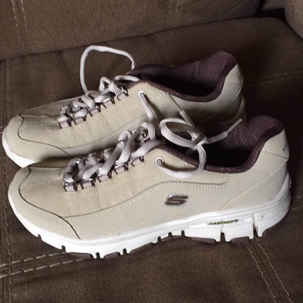 Skechers